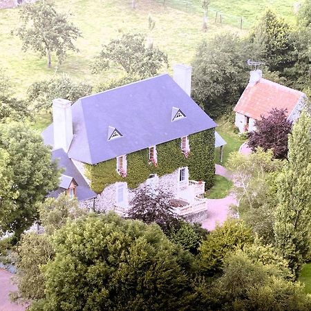 Le Pont De Benneville Cahagnes Екстериор снимка