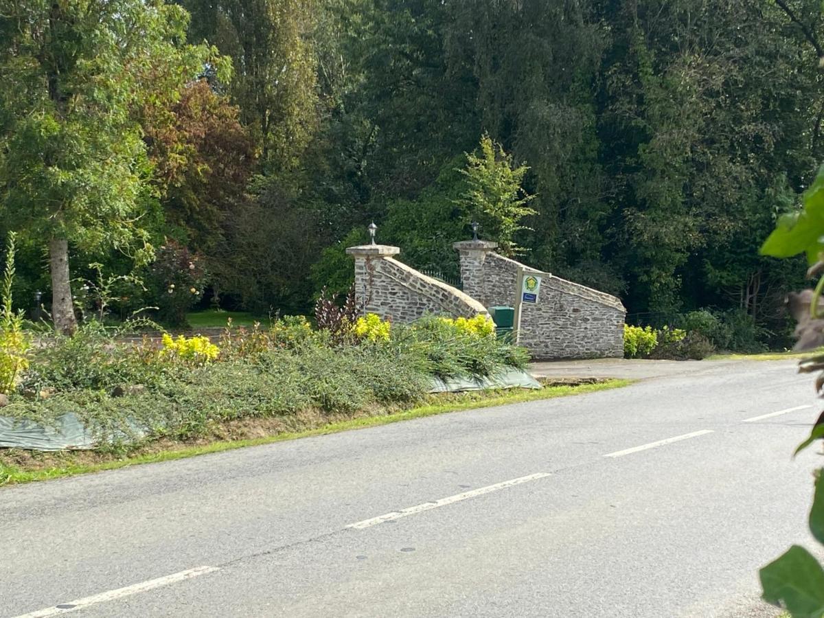 Le Pont De Benneville Cahagnes Екстериор снимка